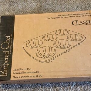 Pampered Chef Mini Fluted pan